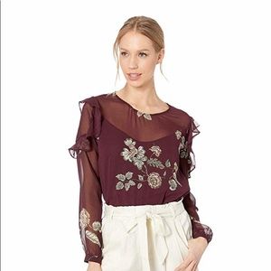 BB Dakota
Coming Up Roses Ruffle Top